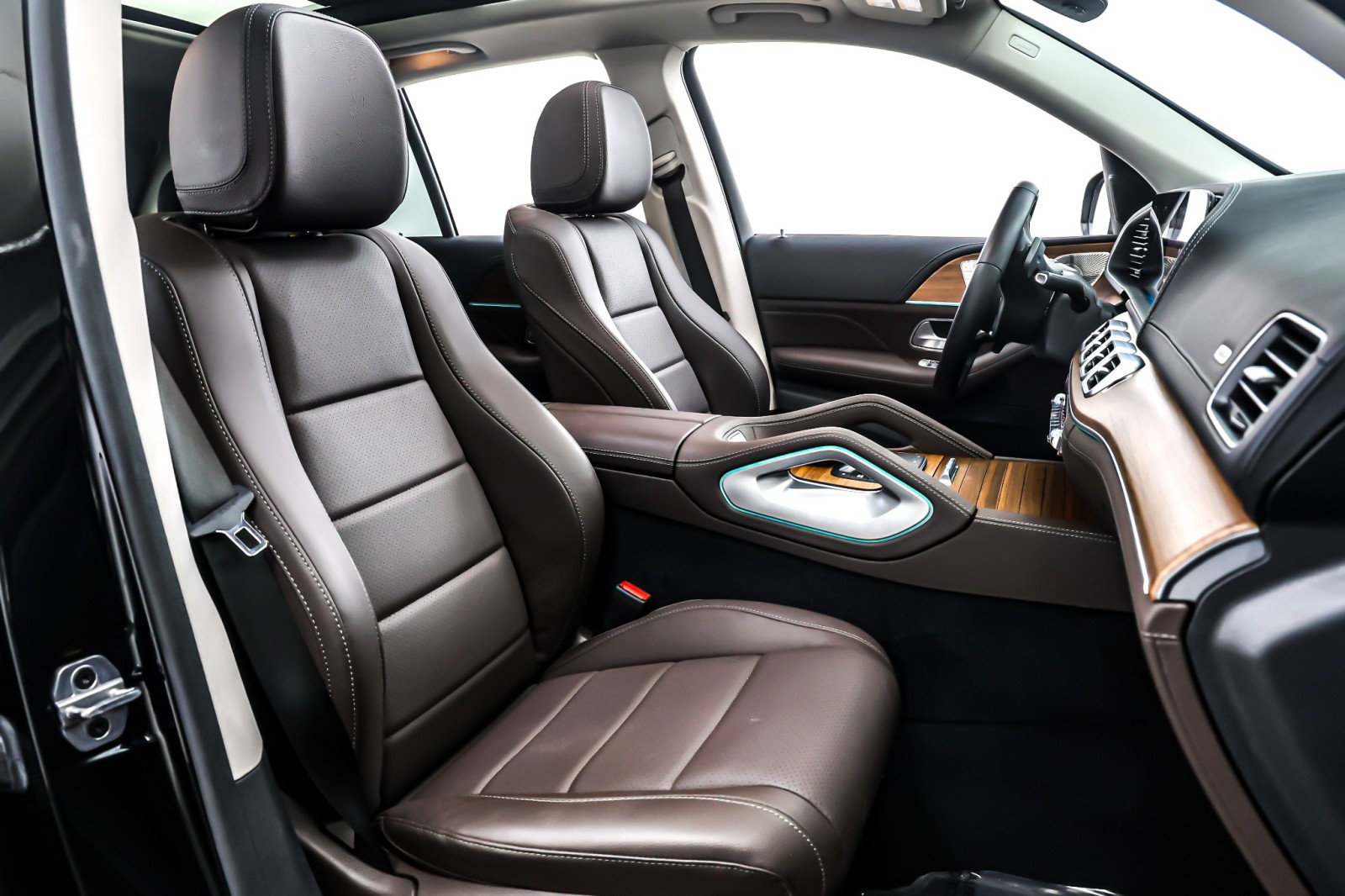 Certified Used 2023 Black Mercedes-Benz GLE 450 4MATIC® SUV image 24