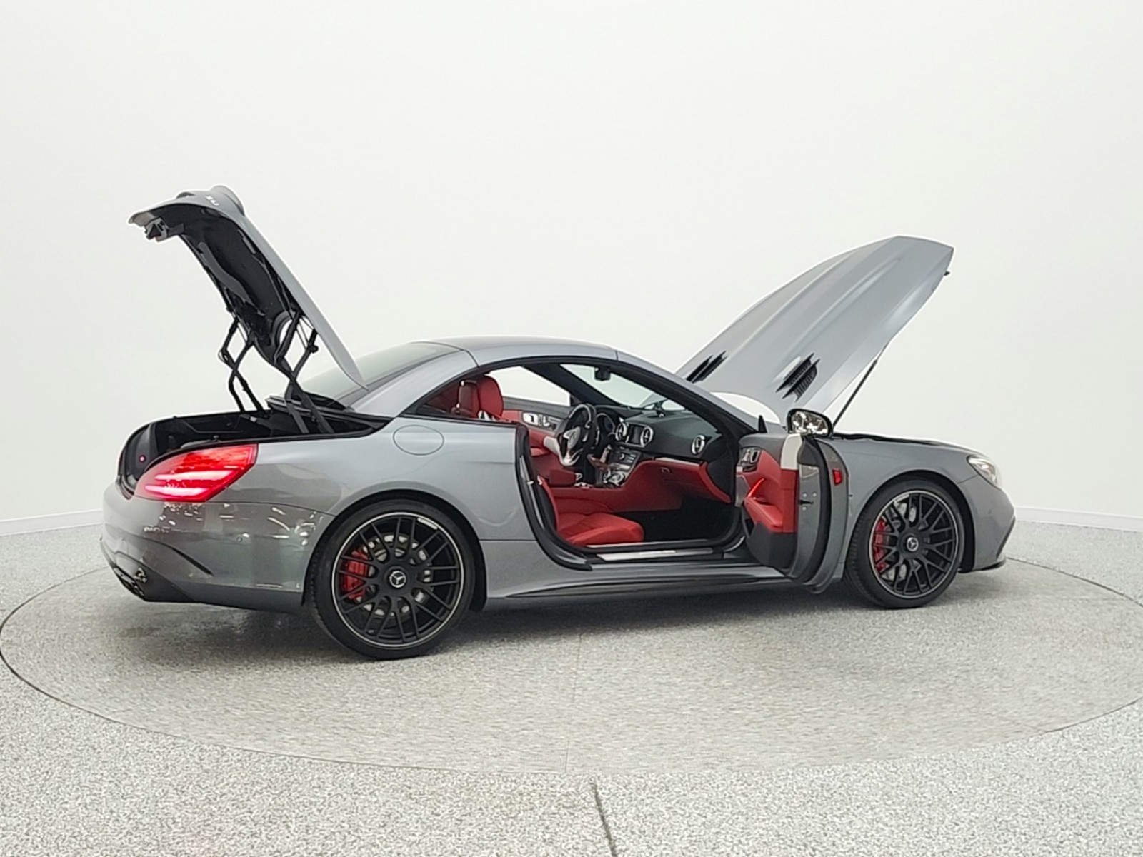 Used 2018 Selenite Grey Metallic Mercedes-Benz AMG® SL 63 Roadster image 23