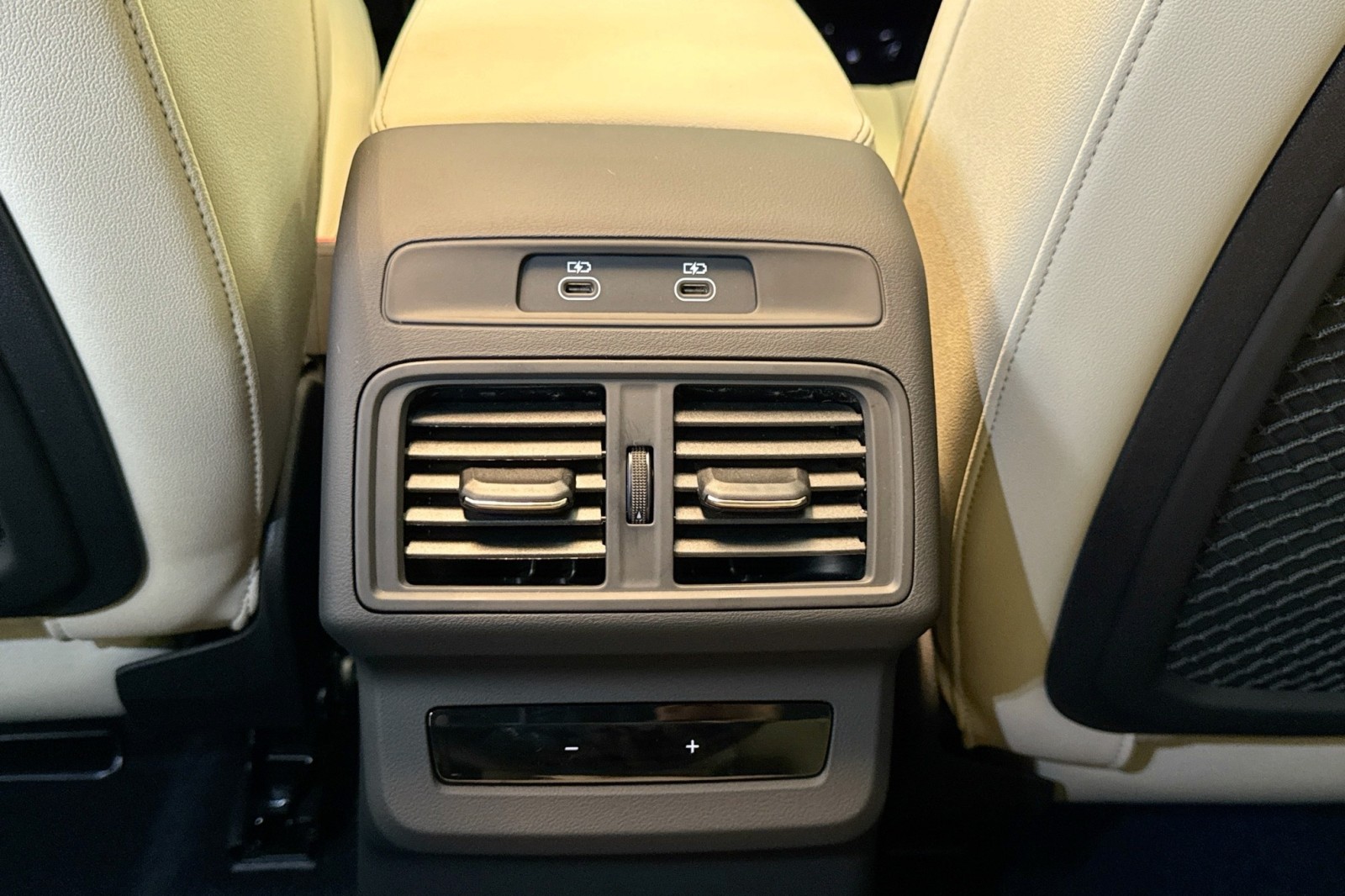 New 2025 Arkona White Audi Premium Plus 2.0 TFSI quattro image 23