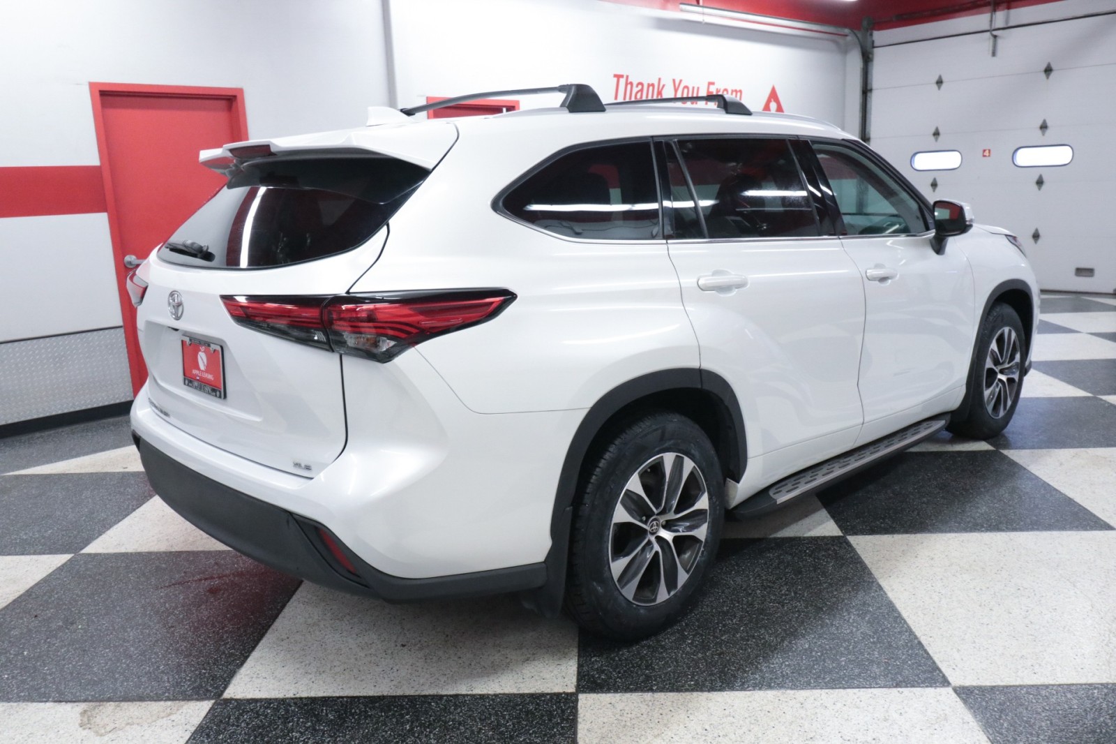 Used Car 2022 Toyota Highlander  Xle For Sale Under $35,000 In Austin, Texas