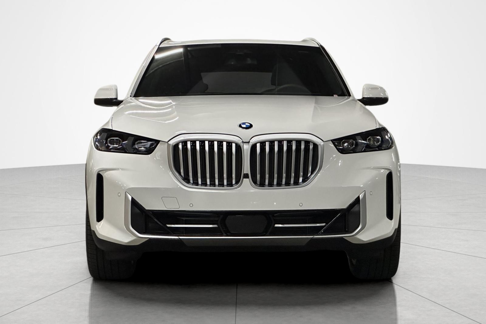 New 2026 Alpine White BMW xDrive40i image 8