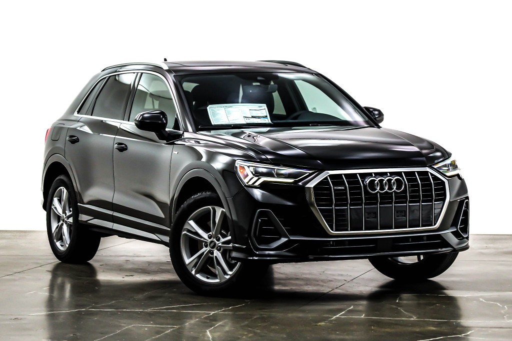 New 2024 Audi Q3 S line Premium 45 TFSI quattro SUV in 1275 Bristol St ...