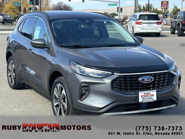 2025 Ford Escape Platinum AWD   