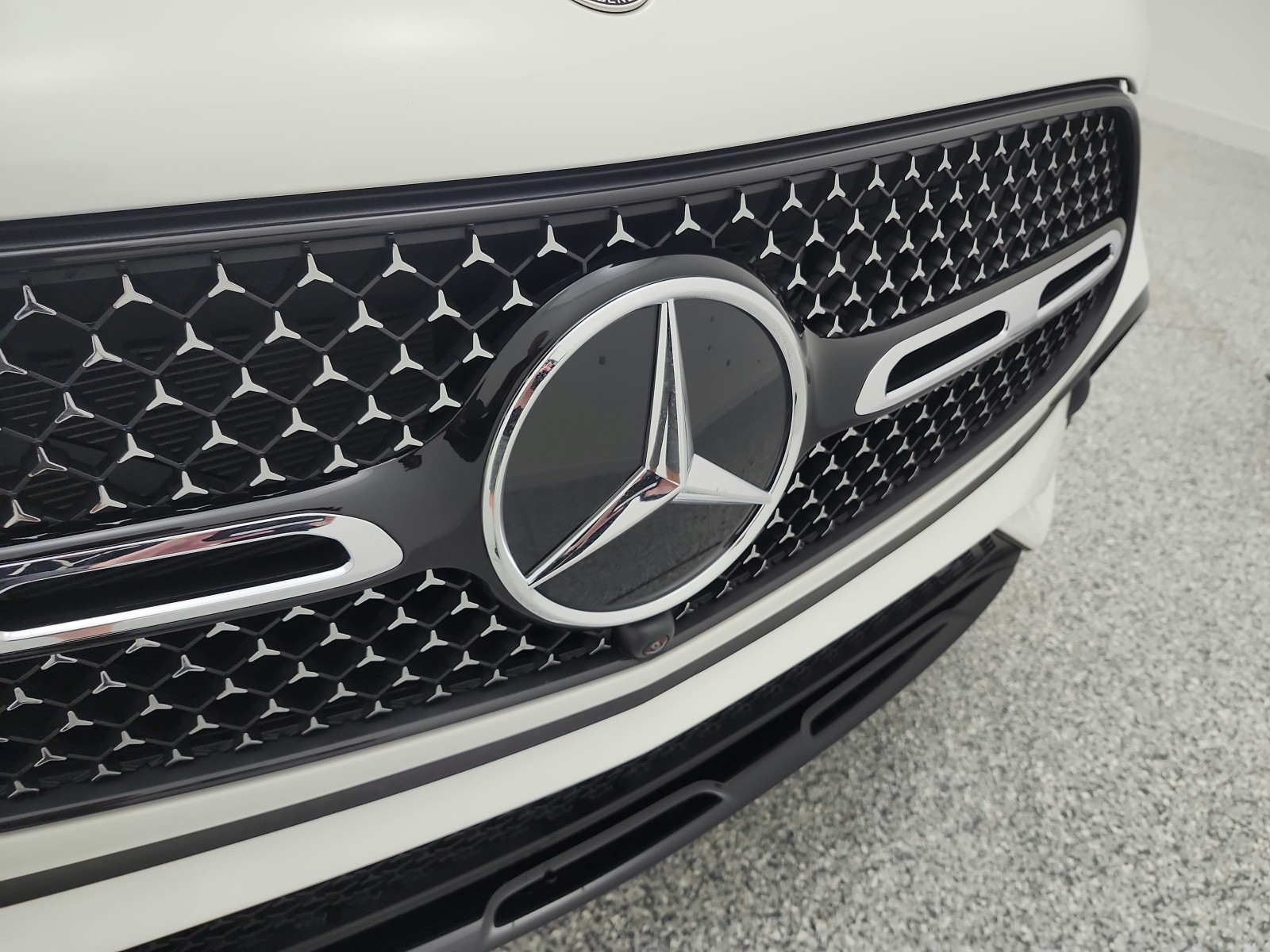 New 2026 Polar White Mercedes-Benz GLC 300 image 13