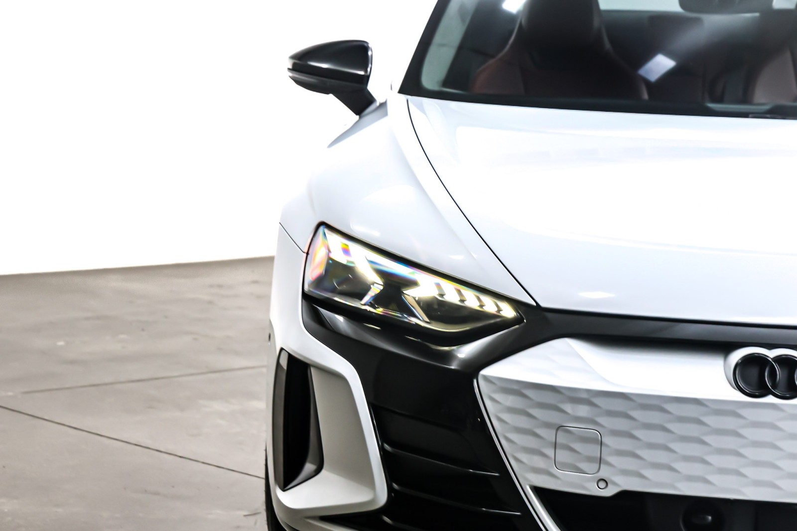 Used 2024 Suzuka Gray Metallic Audi quattro image 15