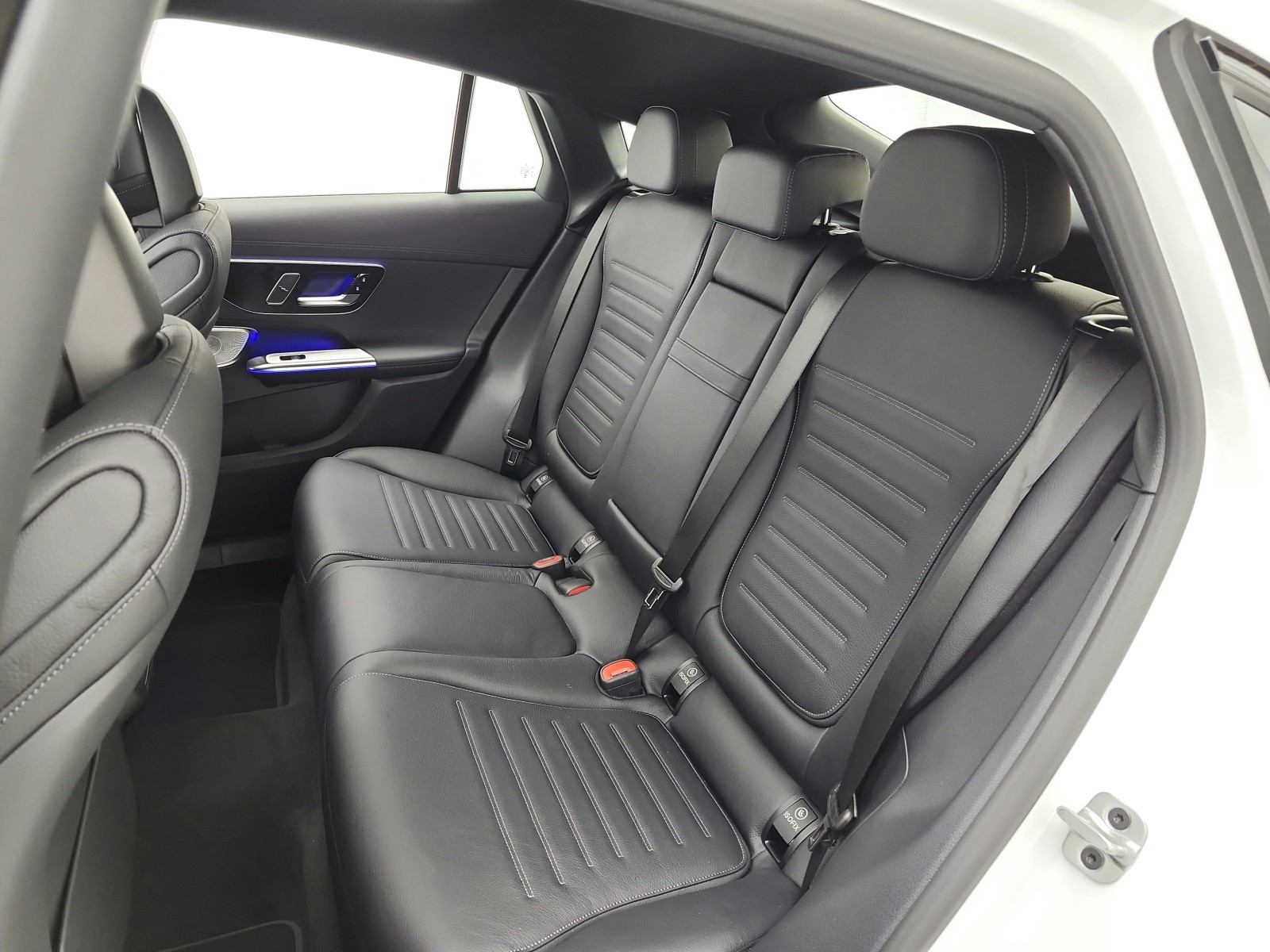 New 2026 MANUFAKTUR Moonlight White Metallic Mercedes-Benz AMG® GLC 43 4MATIC Coupe image 10