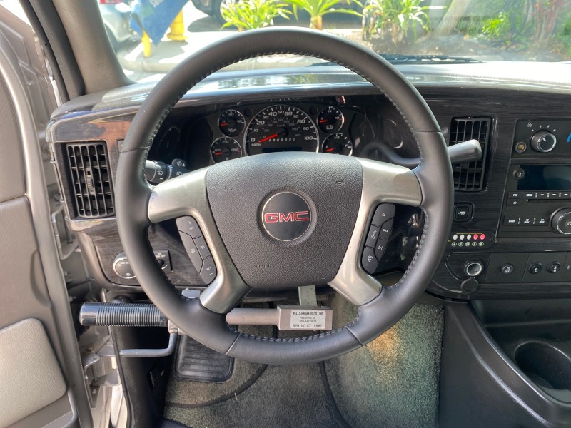 2013 GMC SAVANA HI TOP CONVERSION HANDICAP LIFT LOW MILES 24,857 in , 