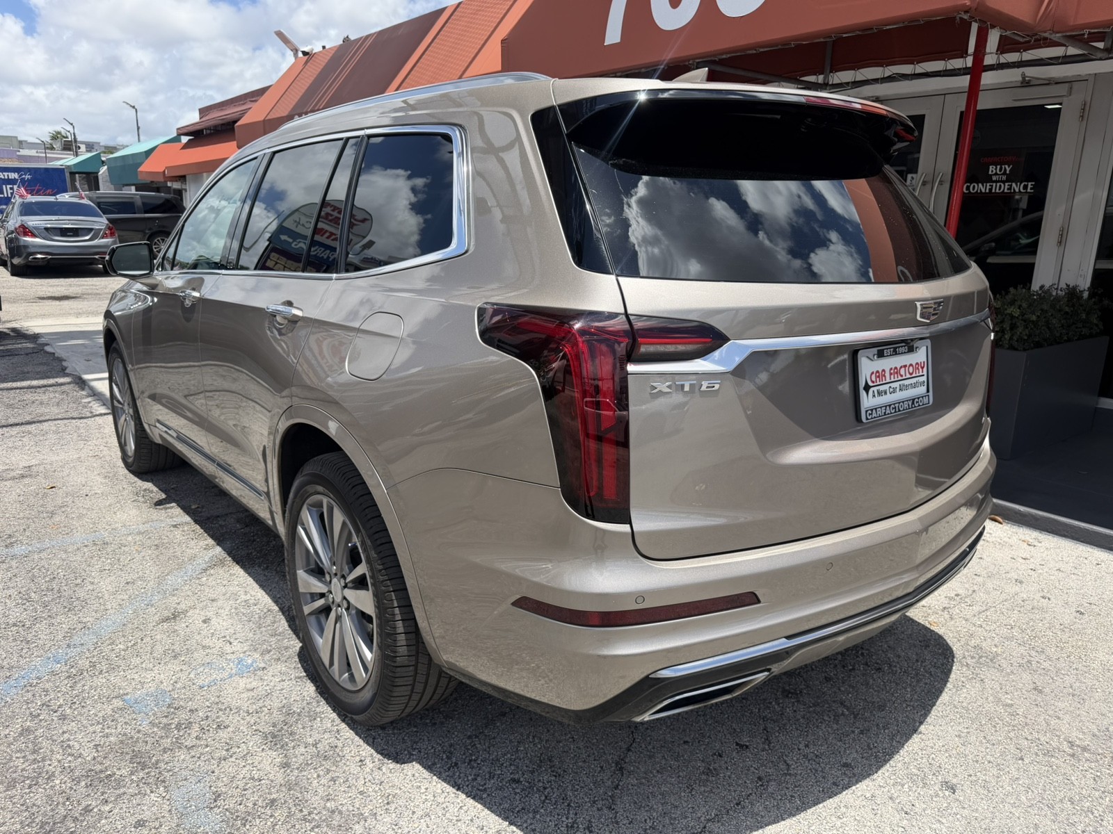 2022 Cadillac XT6 - $25,988