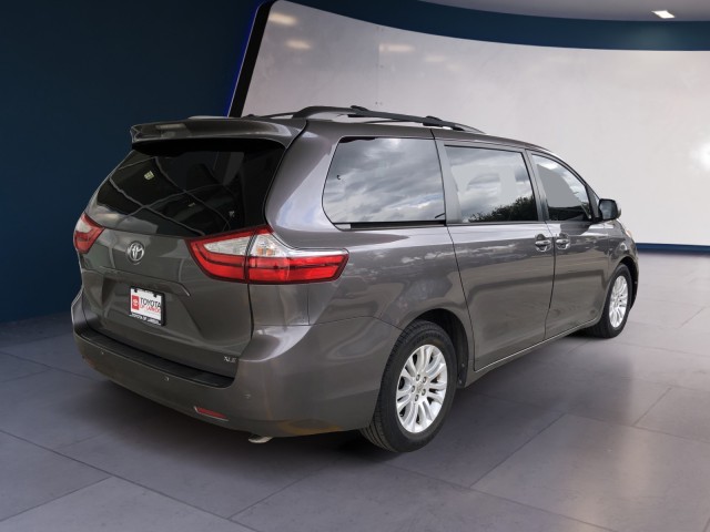 2015 Toyota Sienna XLE 5