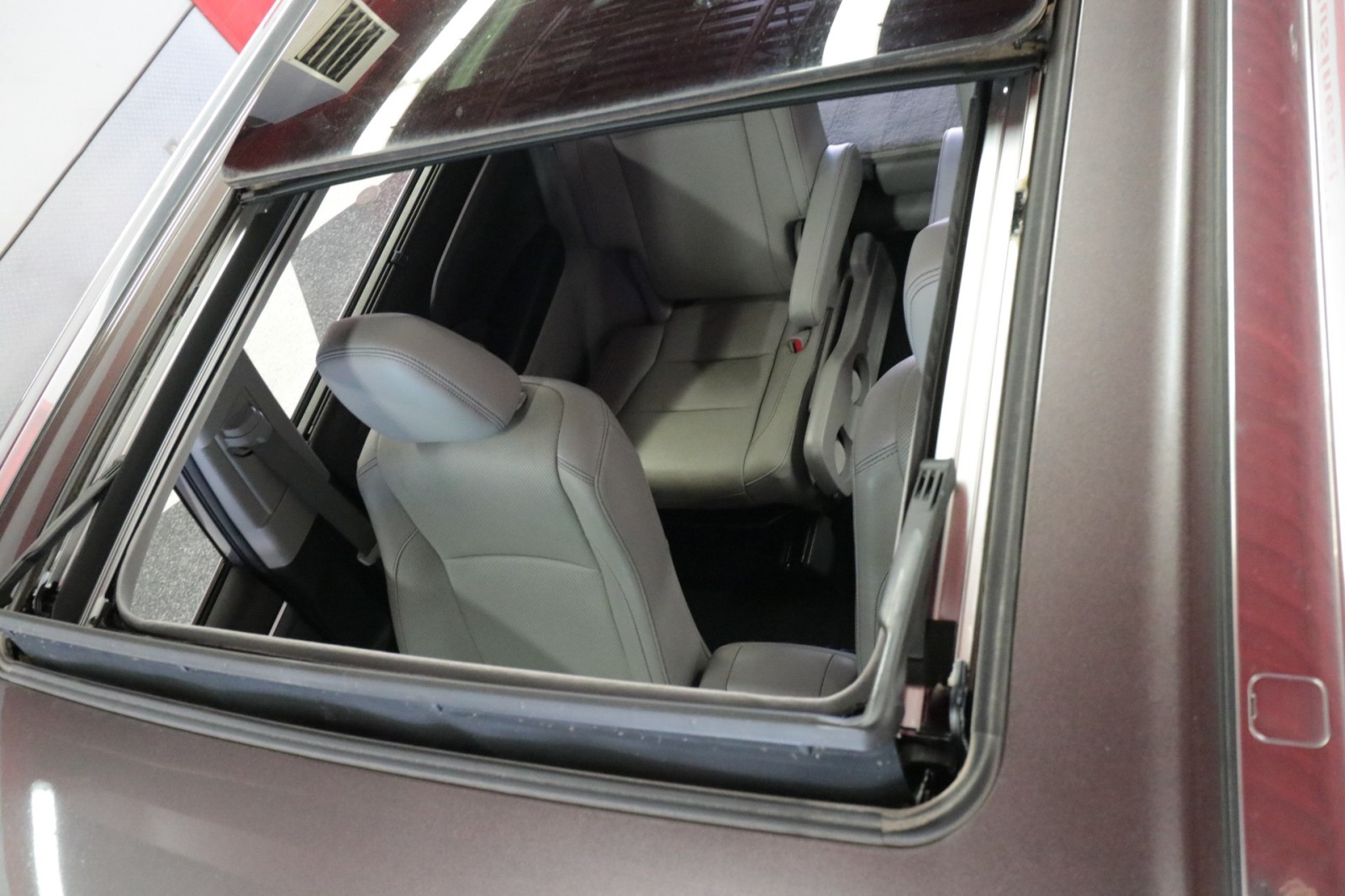 Used Car 2019 Toyota Highlander  Limited Platinum For Sale Under $30,000 In Austin, Texas