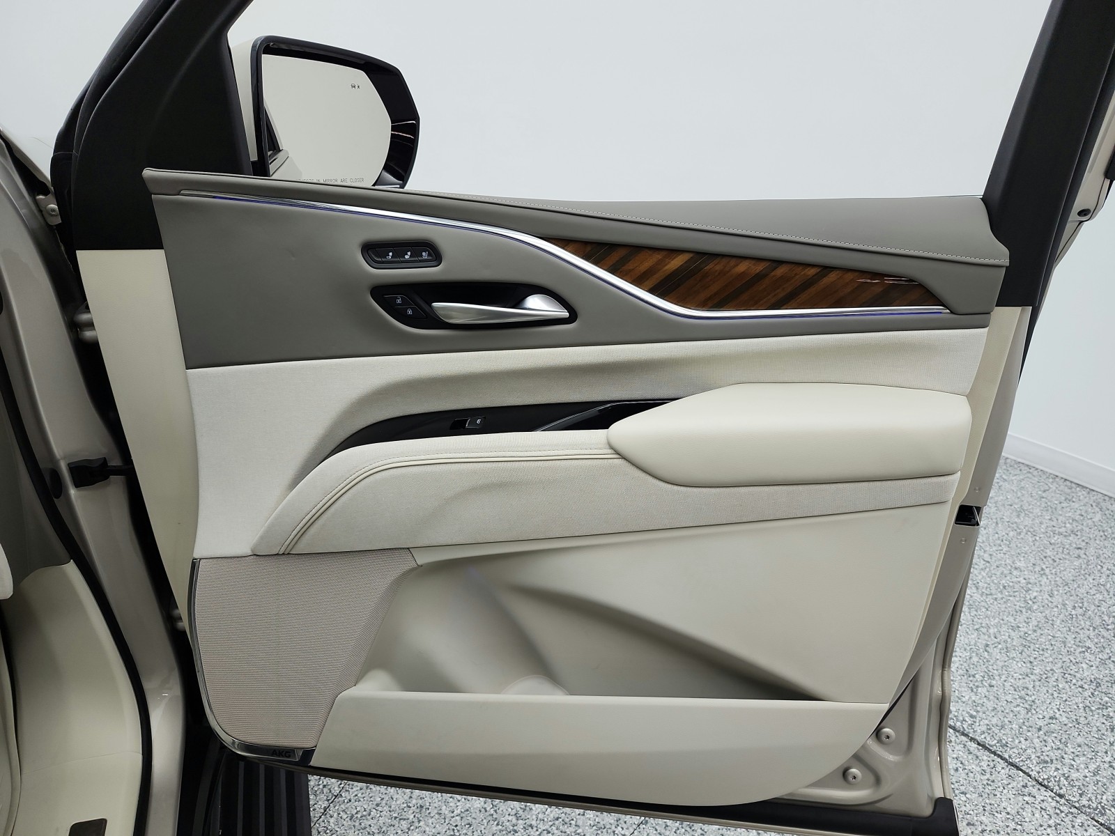 Used 2024 Sandstone Metallic Cadillac 4WD Sport Platinum image 21