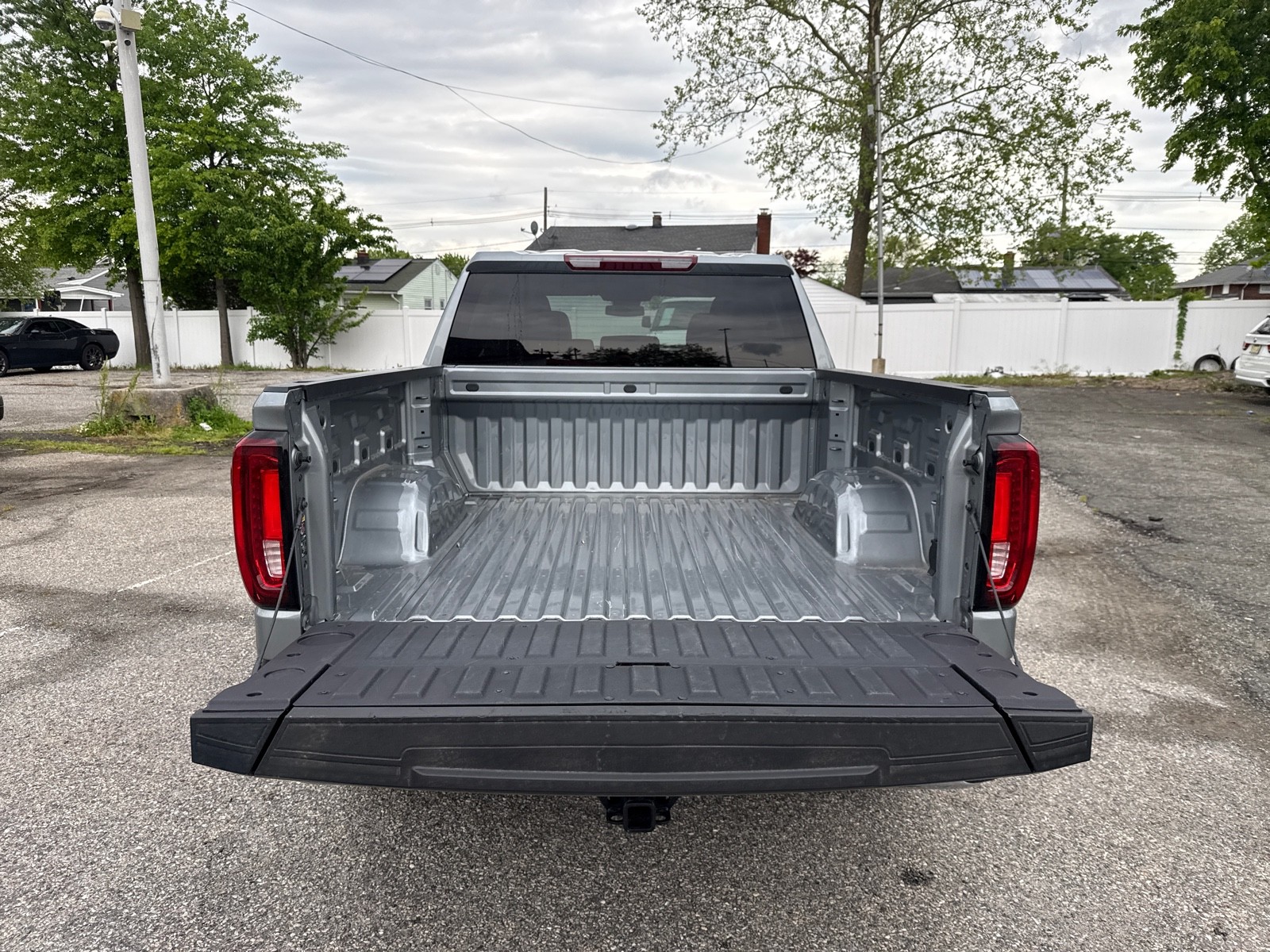 View vehicle photo 6