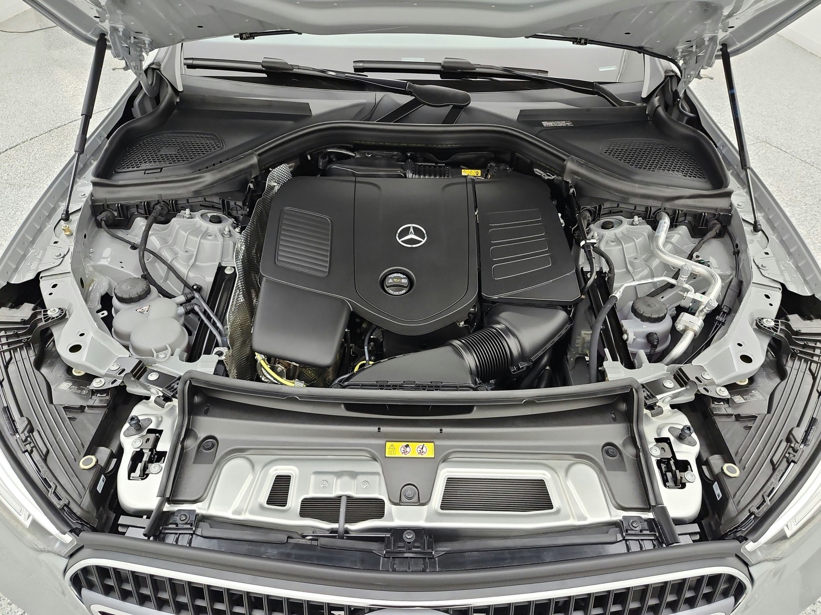 New 2027 MANUFAKTUR Alpine Grey Mercedes-Benz GLC 300 SUV image 12