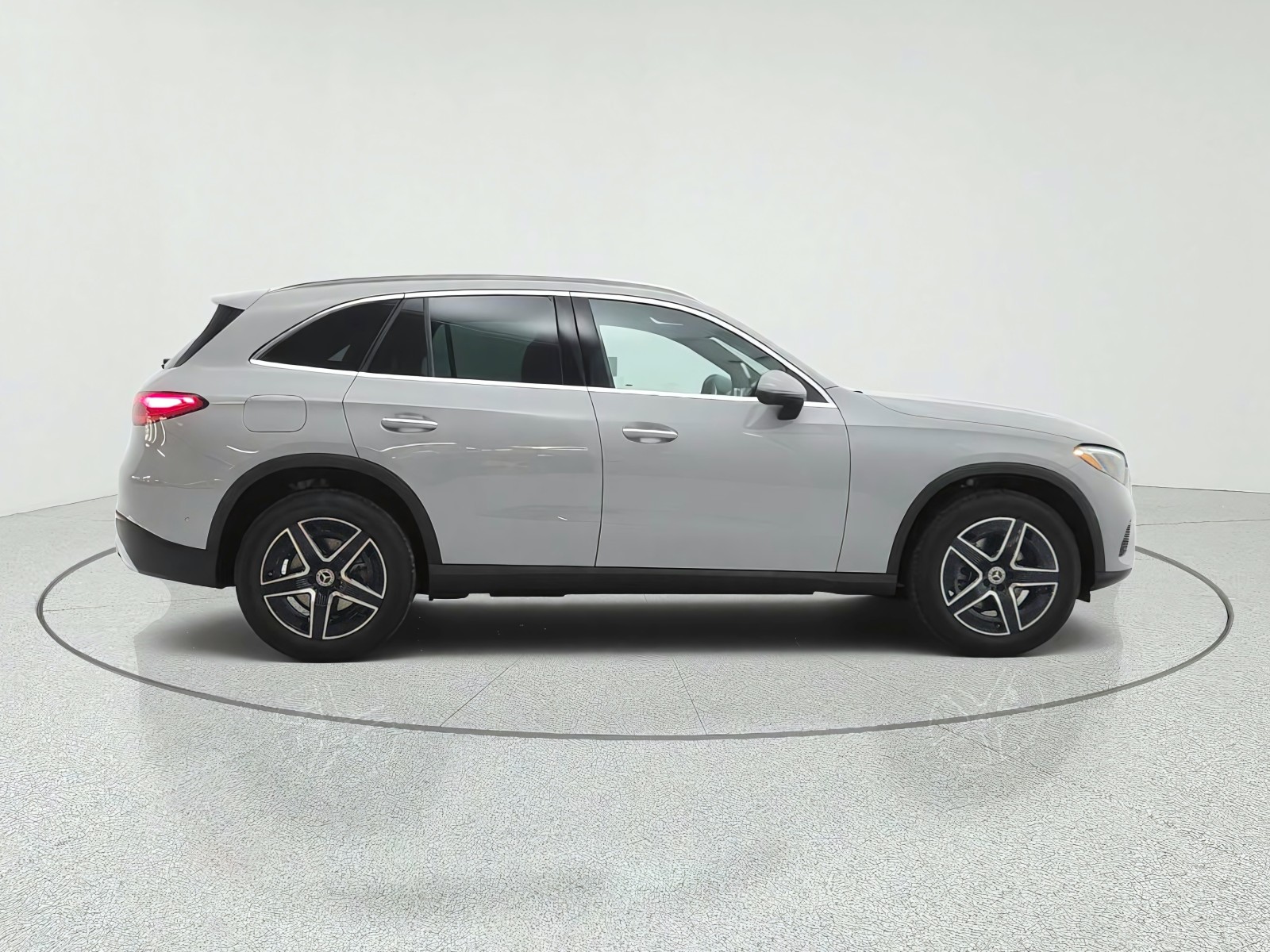 New 2027 MANUFAKTUR Alpine Grey Mercedes-Benz GLC 300 SUV image 4