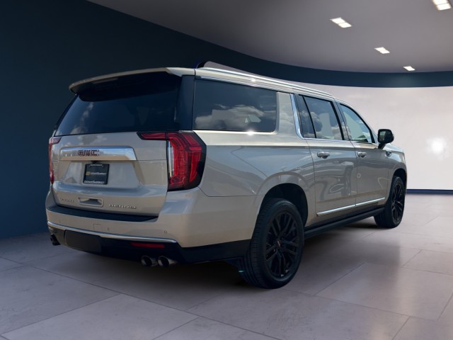 2022 GMC Yukon XL Denali 5