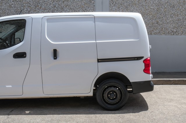 2018 Nissan NV200 Compact Cargo S 17