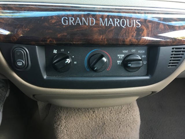 2004 Mercury Grand Marquis GS 1 OWNER LOW MILES WARRANTY in pompano beach, Florida