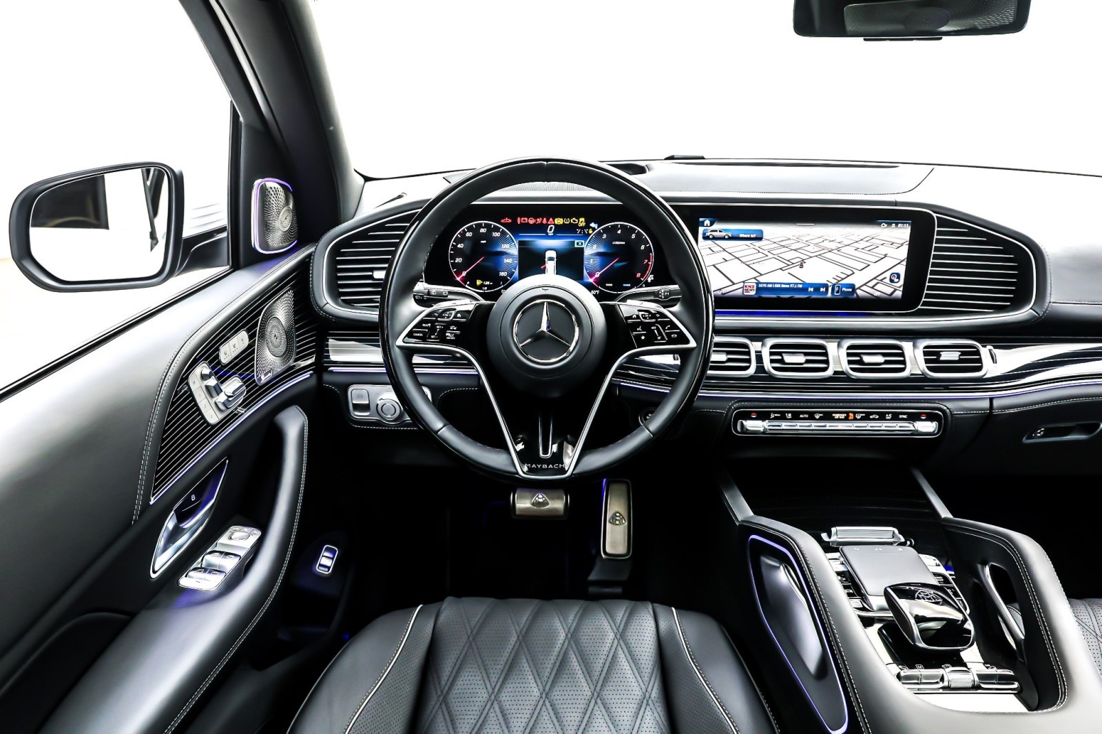 New 2026 MANUFAKTUR Moonlight White Metallic Mercedes-Benz Maybach GLS 600 image 4