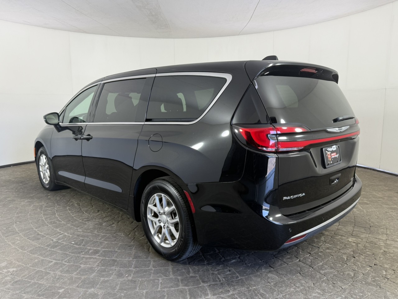 View vehicle photo 5