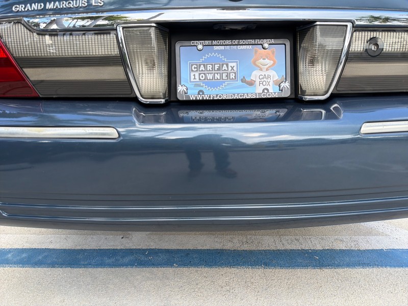 2007 Mercury Grand Marquis LS LOW MILES 52,599 1 OWNER in ,