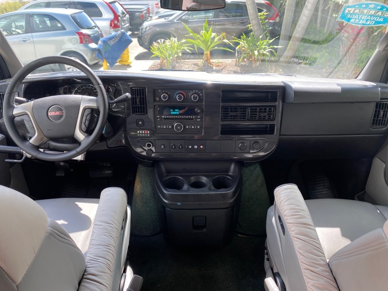 2013 GMC SAVANA HI TOP CONVERSION HANDICAP LIFT LOW MILES 24,857 in , 