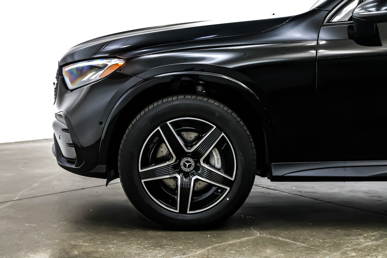 New 2026 Black Mercedes-Benz GLC 300 image 11