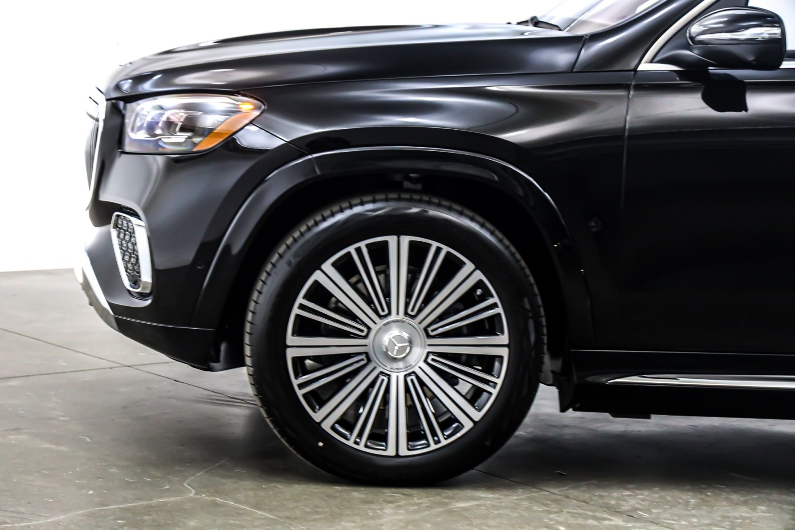 New 2026 Obsidian Black Metallic Mercedes-Benz Maybach GLS 600 image 10