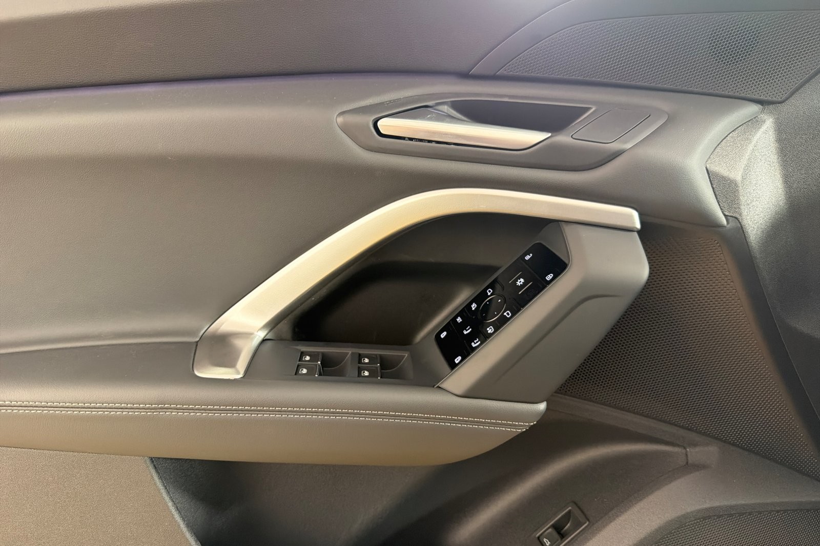 New 2026 Tambora Gray Metallic Audi Premium 2.0 TFSI quattro image 10