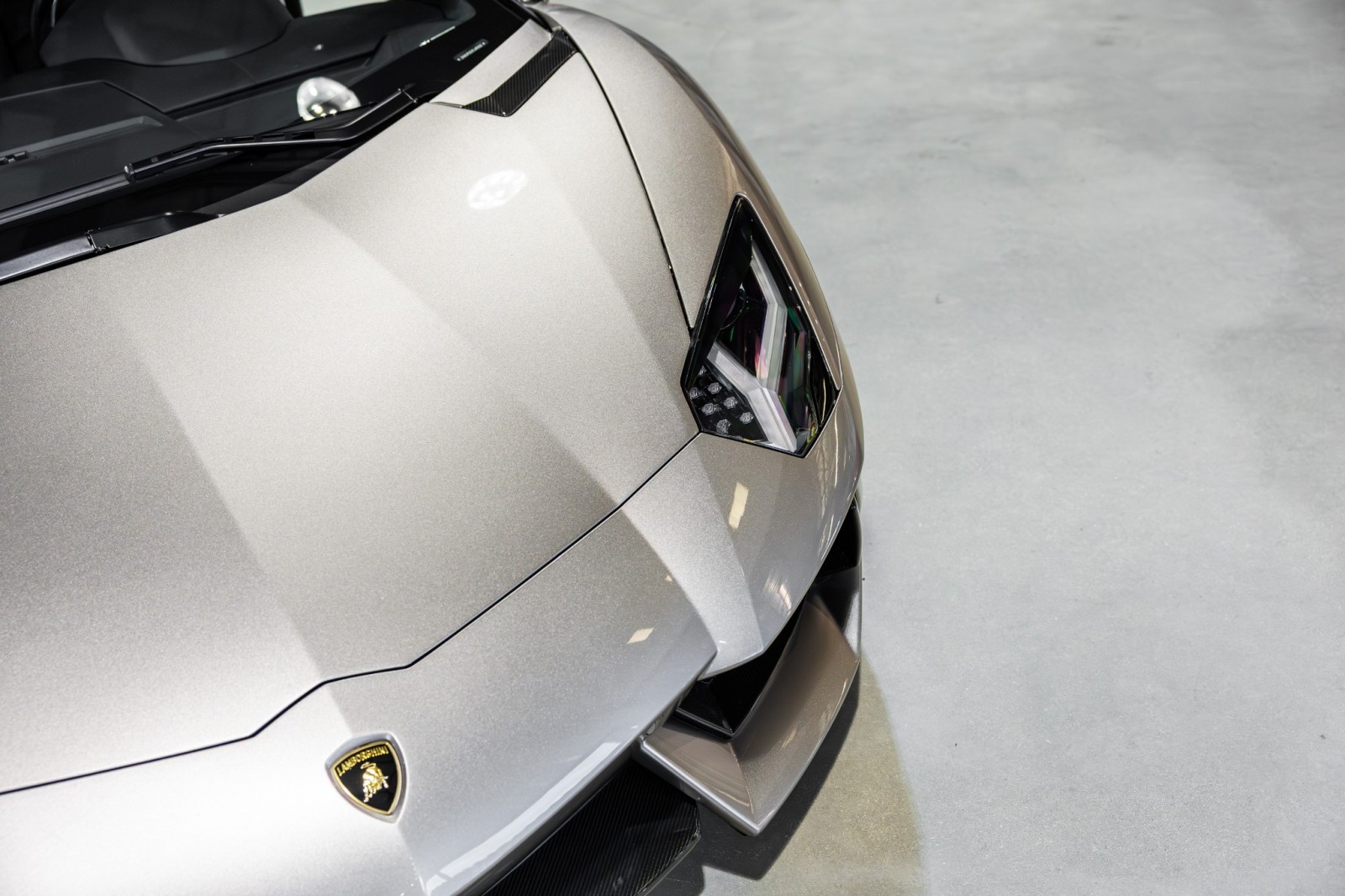 Used Car 2014 Lamborghini Aventador  Roadster - Grigio Antares Metallic - Transparent Engine Bonnet - Sensonum Sound System For Sale Under $440,000 In Boerne, Texas
