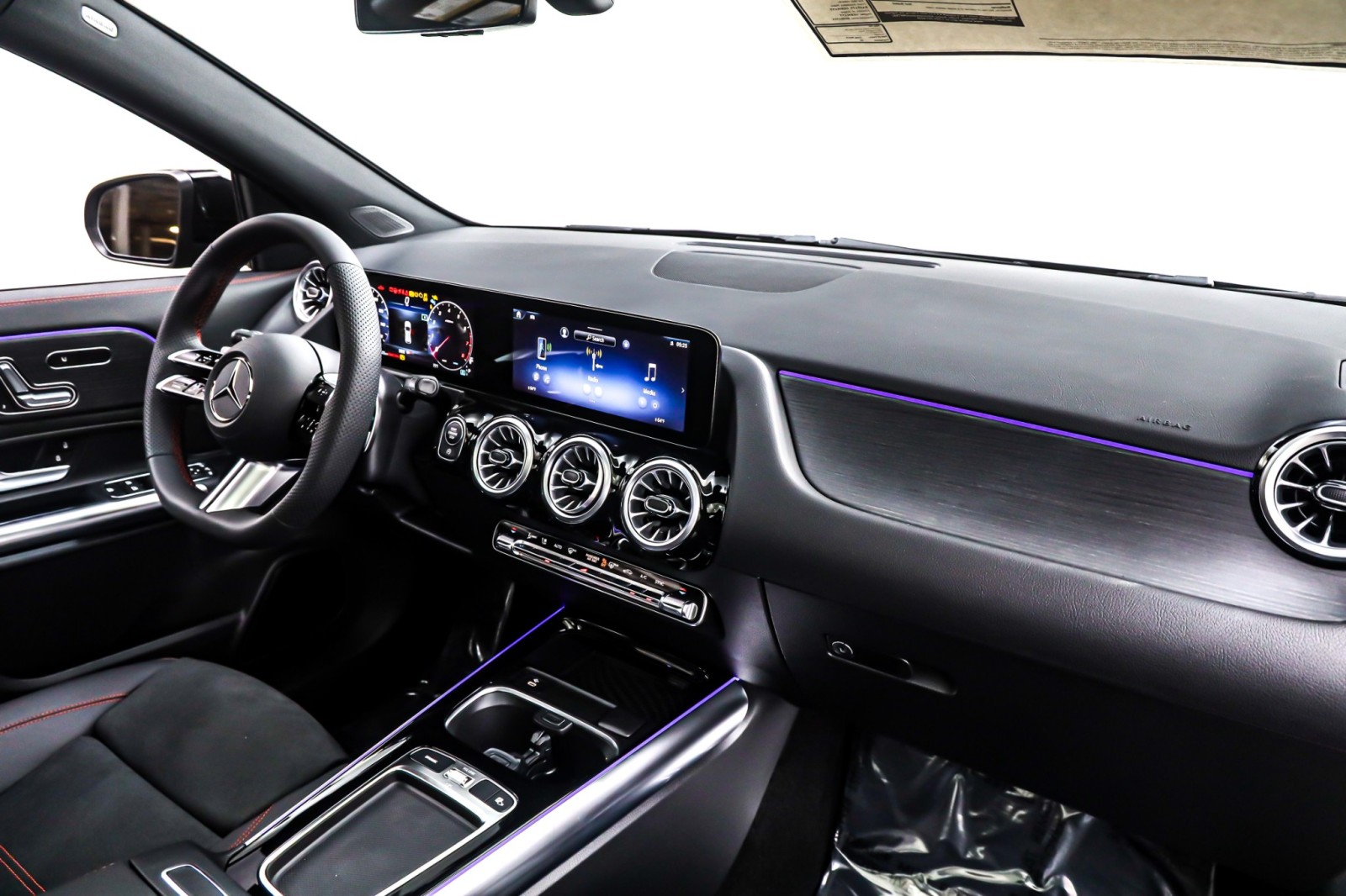 New 2026 Mountain Grey Metallic Mercedes-Benz GLA 250 image 5