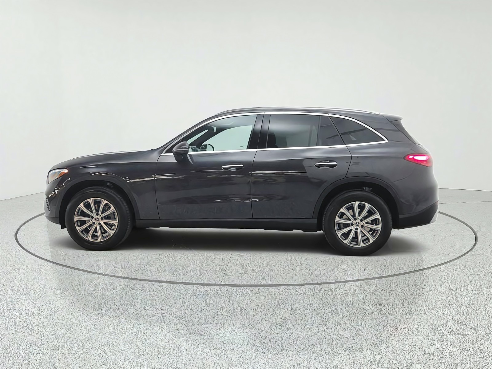 Certified Used 2026 Graphite Grey Metallic Mercedes-Benz GLC 300 SUV image 8