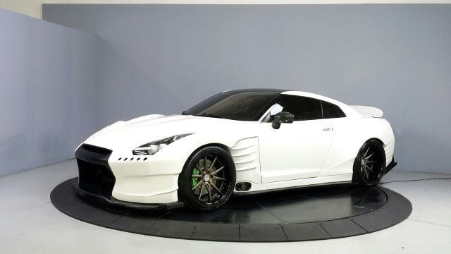 2013 Nissan GT-R Premium 3