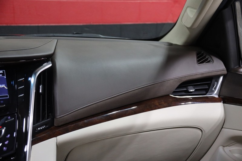 2016 Cadillac Escalade Luxury Collection 4dr Suv in , 