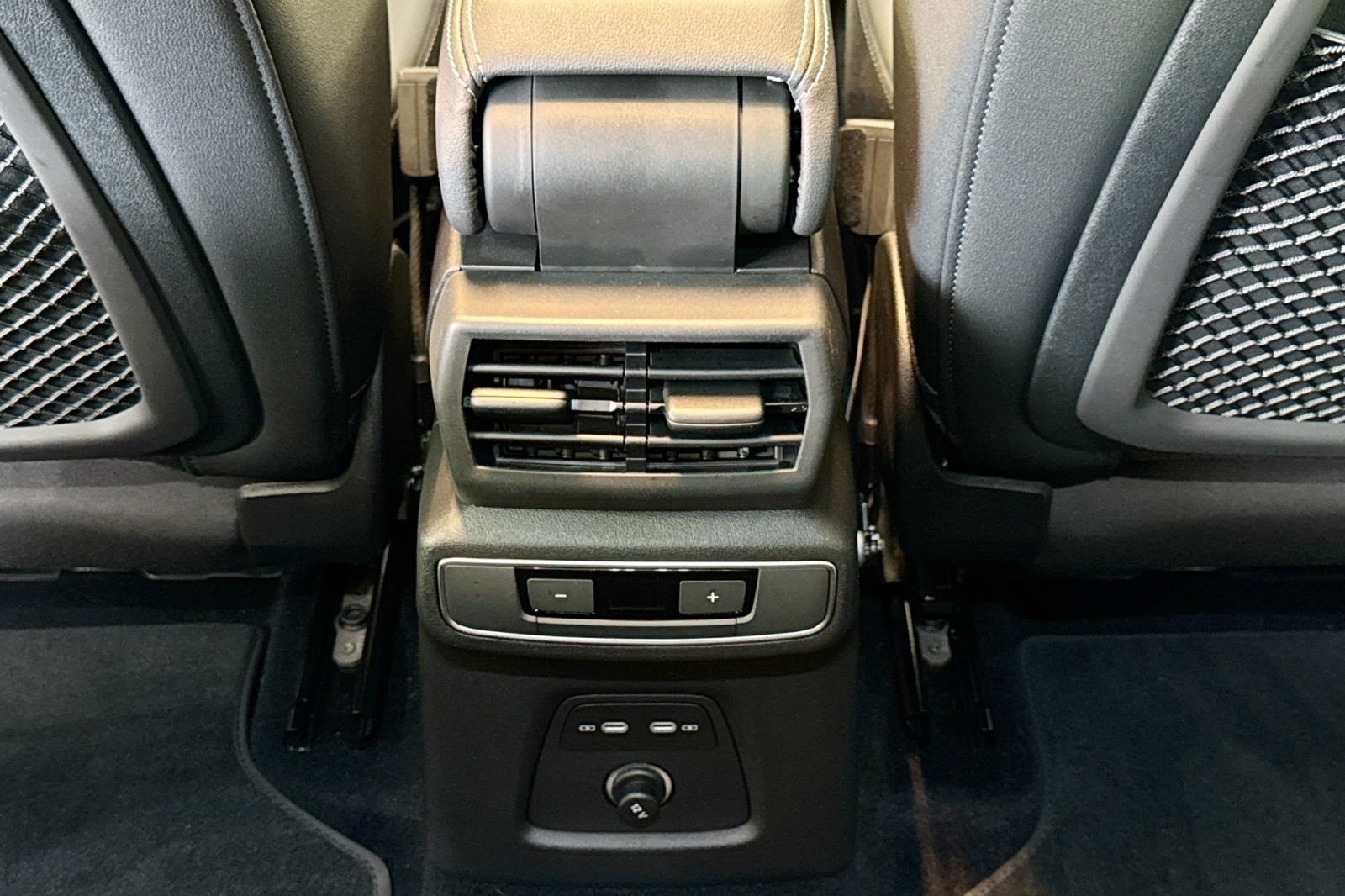 Used 2023 MYTHOS BLACK Audi Premium Plus image 23