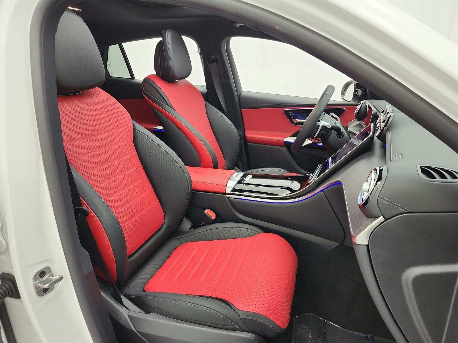 Certified Used 2025 Polar White Mercedes-Benz GLC 300 4MATIC® Coupe image 21