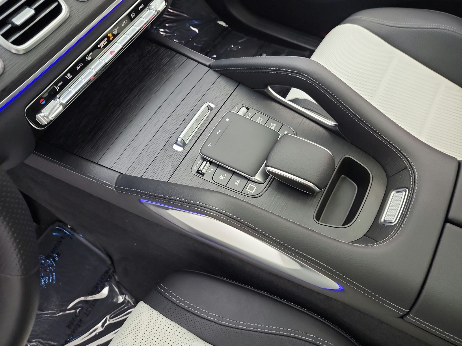 New 2026 Polar White Mercedes-Benz GLE 450 4MATIC® Coupe image 9