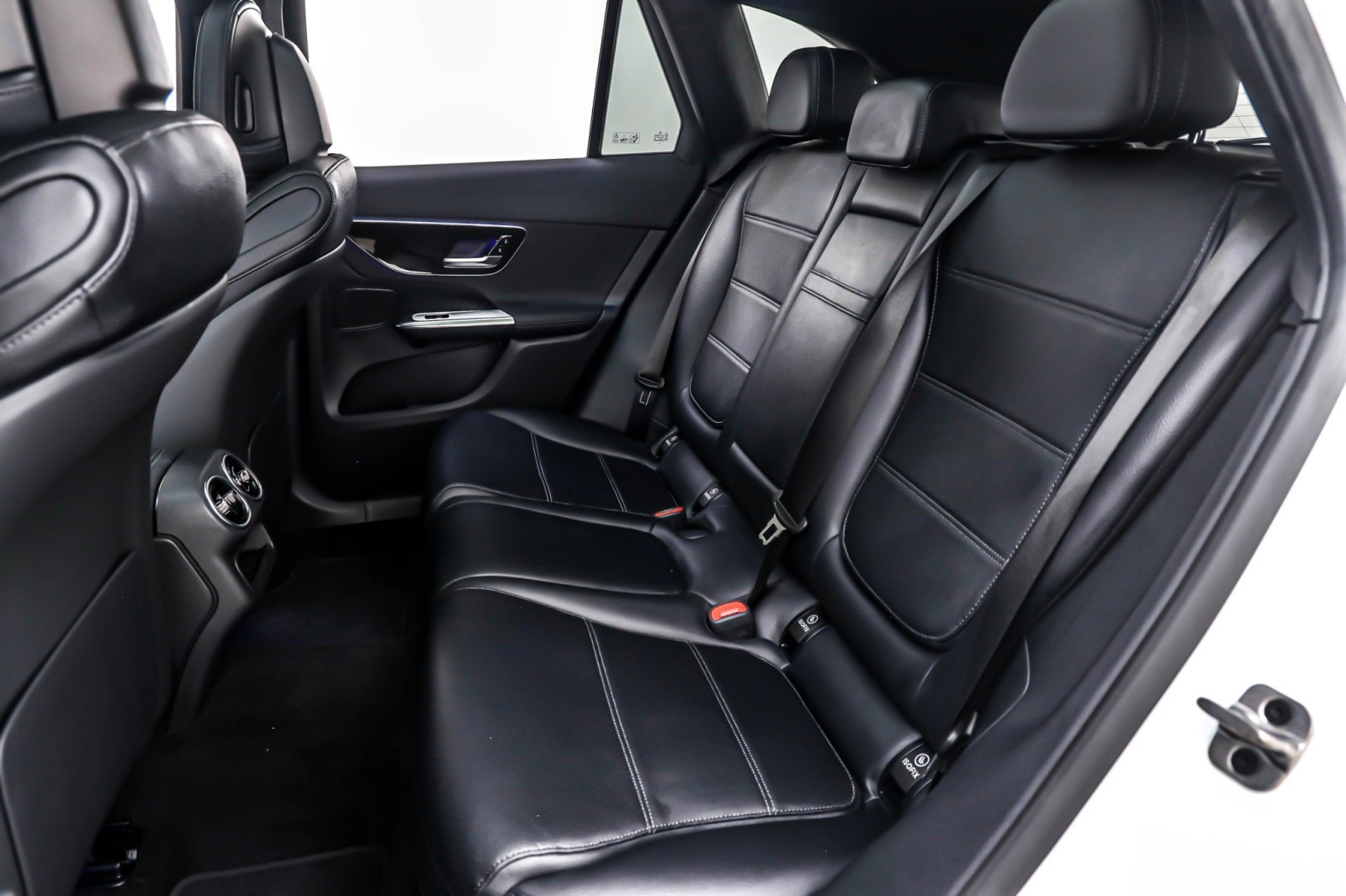 New 2026 Polar White Mercedes-Benz GLC 300 image 7