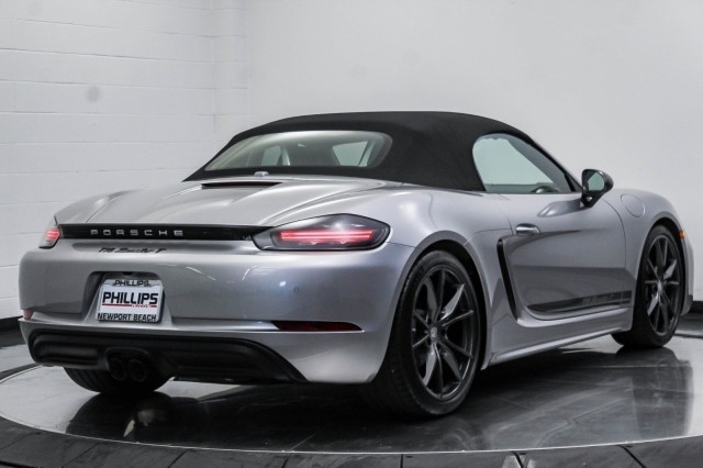 2023 Porsche 718 Boxster T 13