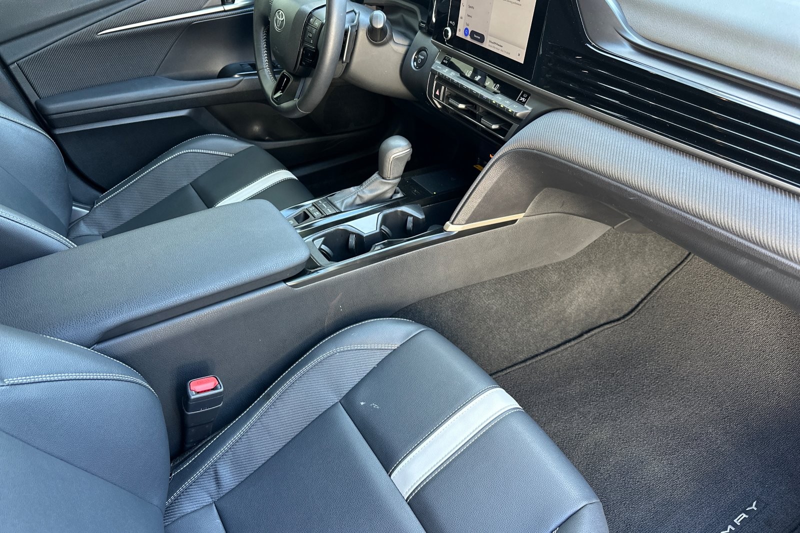 Used 2025 GRAY Toyota LE image 14