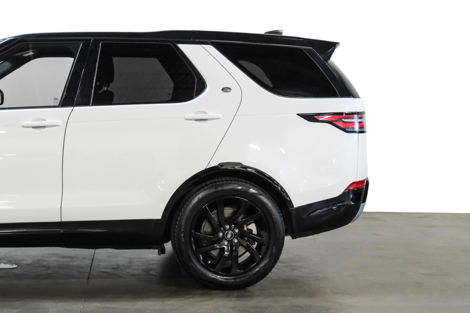 2020 Land Rover Discovery Landmark Edition V6 Supercharged 3rdRowSeat 11