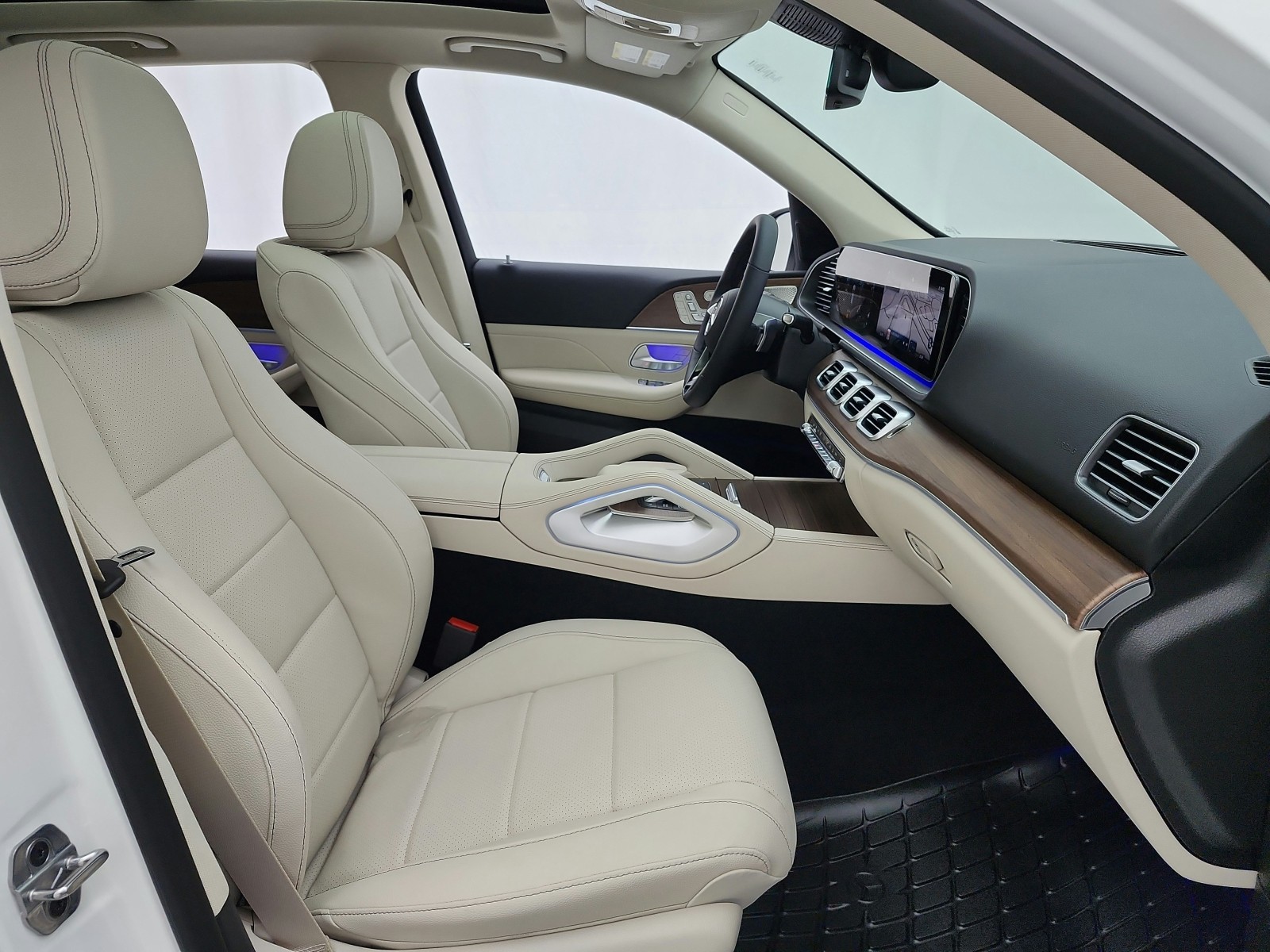 New 2026 Polar White Mercedes-Benz GLE 450 4MATIC® SUV image 15