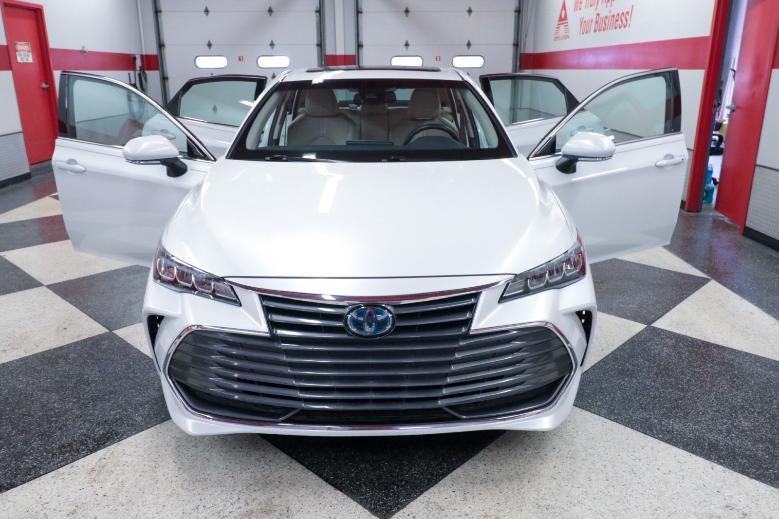 Used Car 2021 Toyota Avalon  Hybrid Xle For Sale Under $30,000 In Austin, Texas