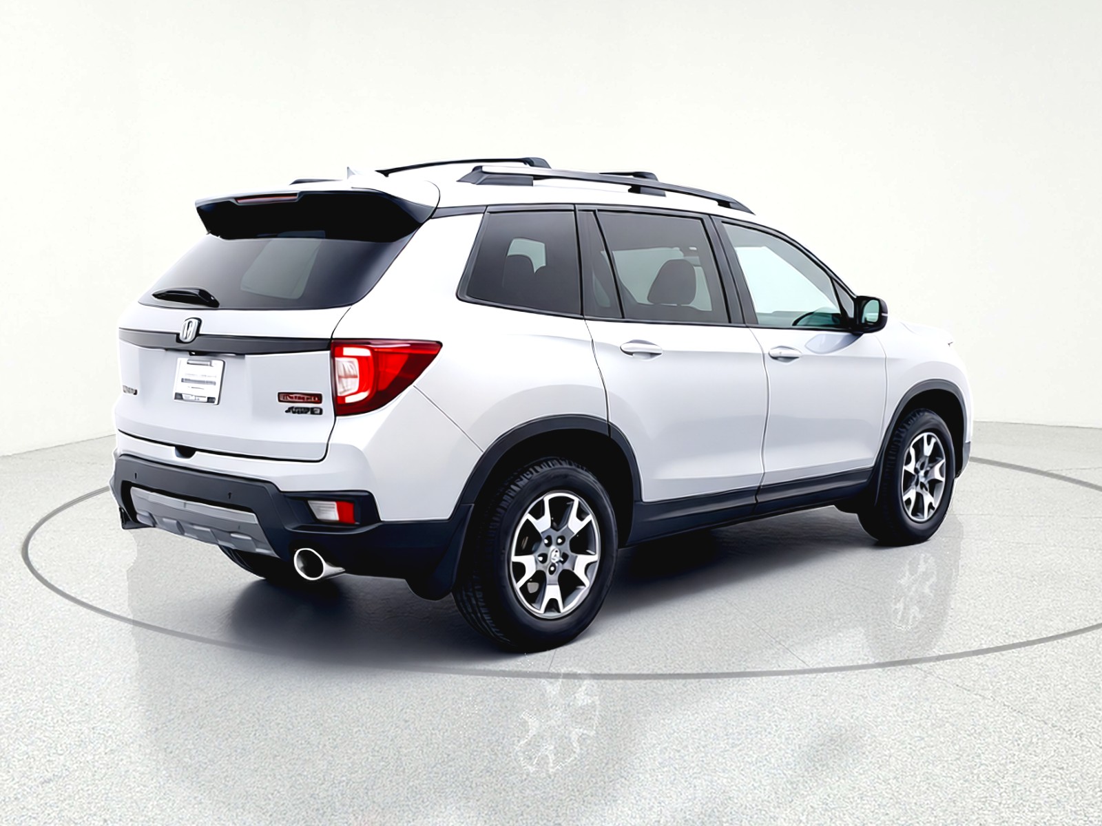 Used 2022 Lunar Silver Metallic Honda TrailSport AWD image 16