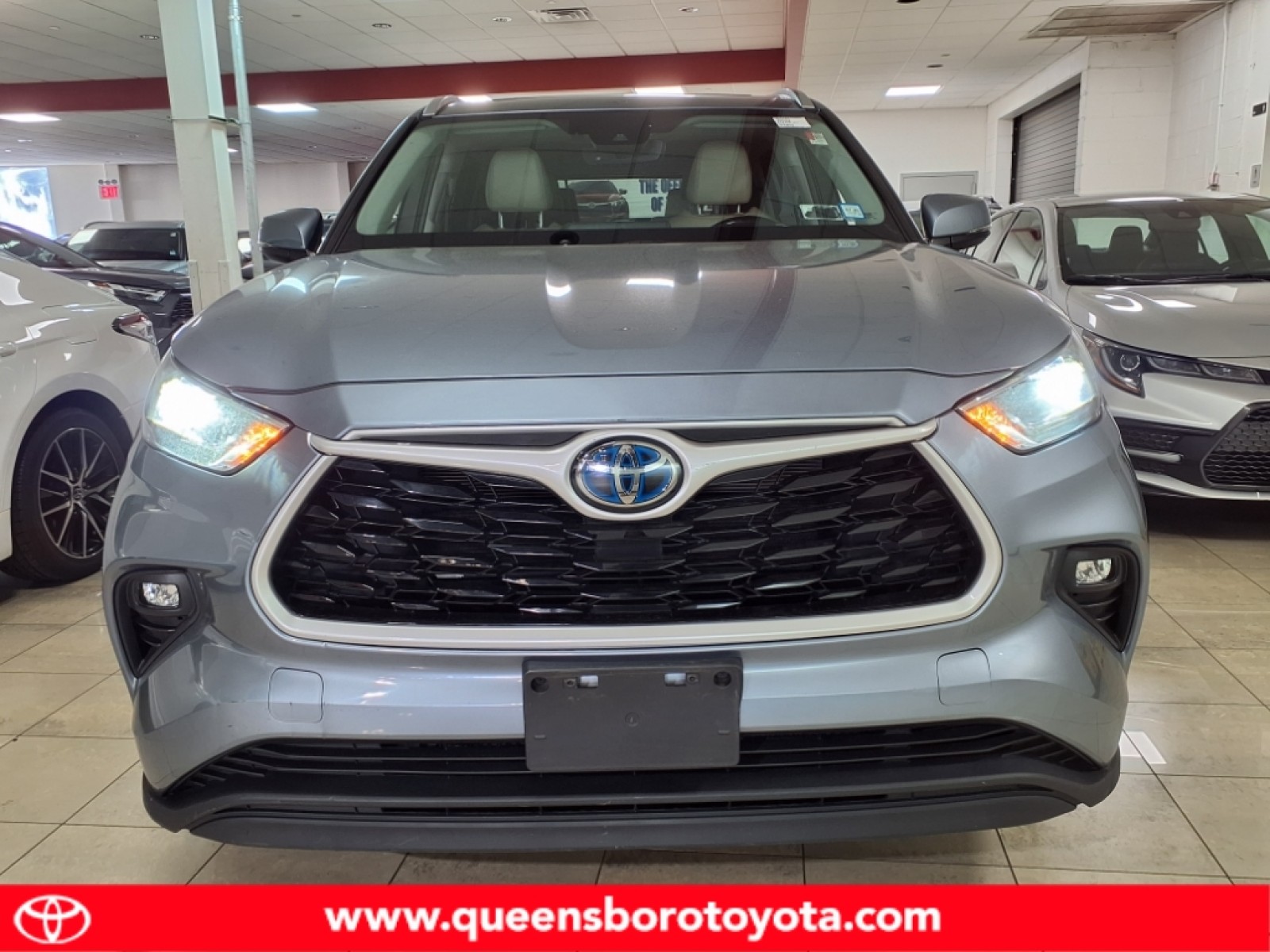 Used 2021 Toyota Highlander XLE with VIN 5TDGBRCH0MS017334 for sale in Woodside, NY