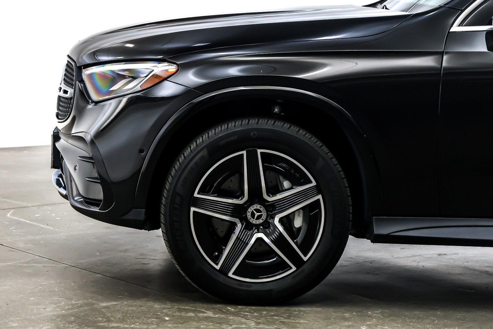 Used 2024 Obsidian Black Metallic Mercedes-Benz GLC 300 4MATIC® SUV image 10