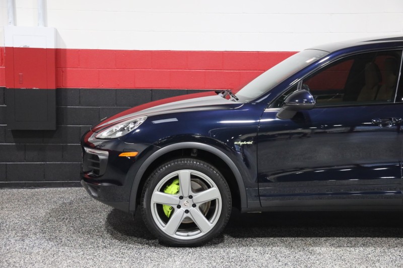 2016 Porsche Cayenne S E-Hybrid 4dr Suv in ,