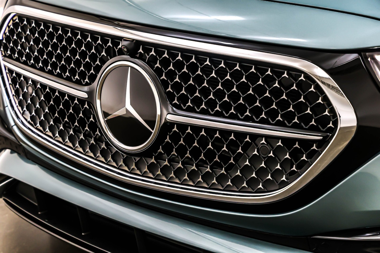 New 2026 Verde Silver Metallic Mercedes-Benz E 350 image 13