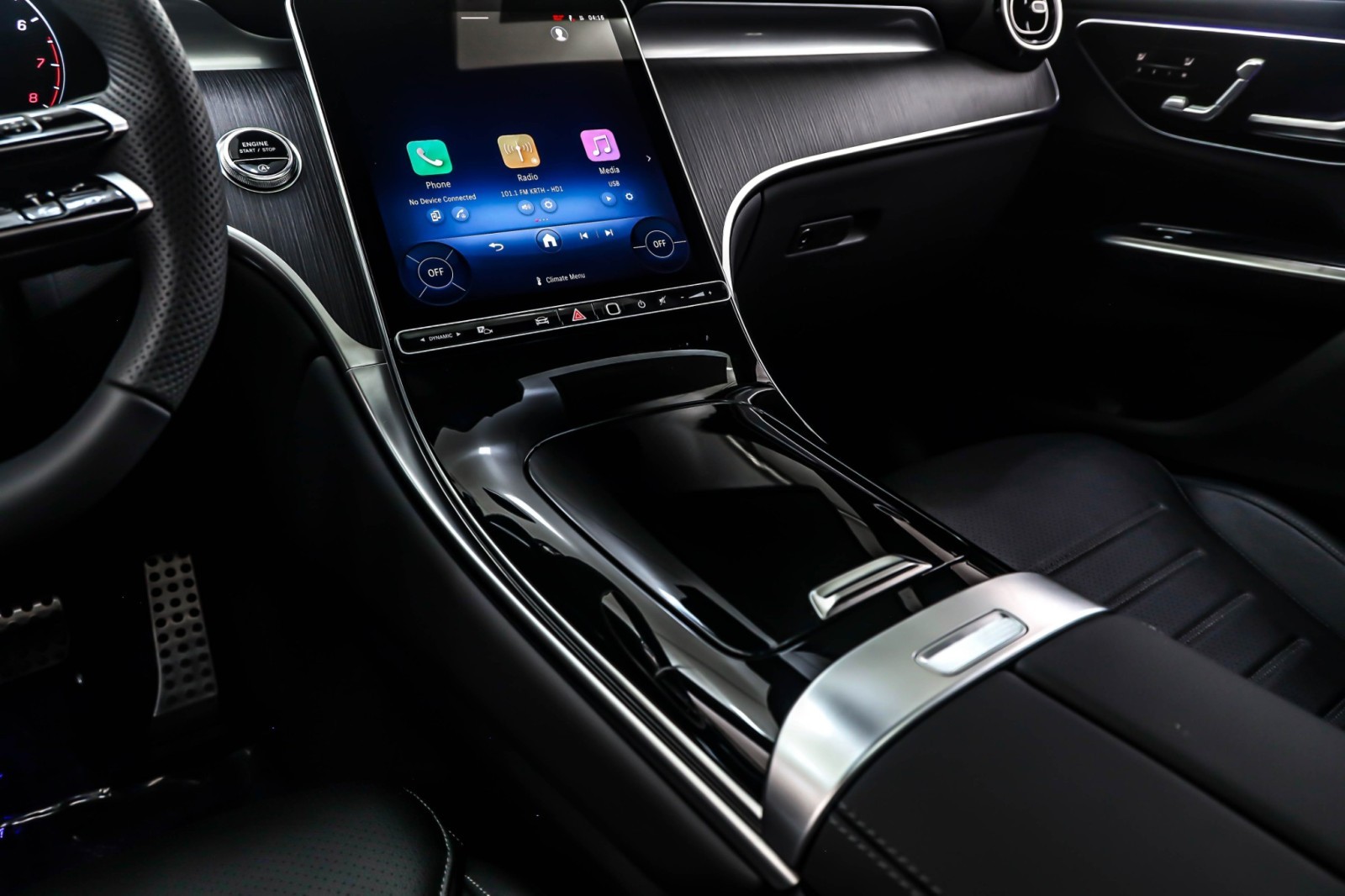 New 2026 Polar White Mercedes-Benz GLC 300 image 6