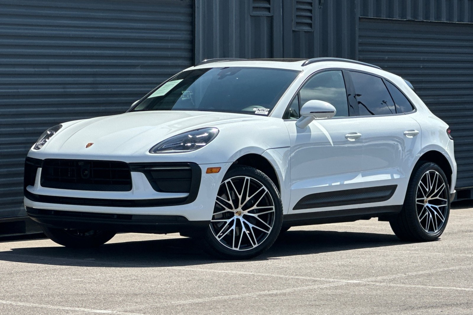 2026 Porsche Macan AWD