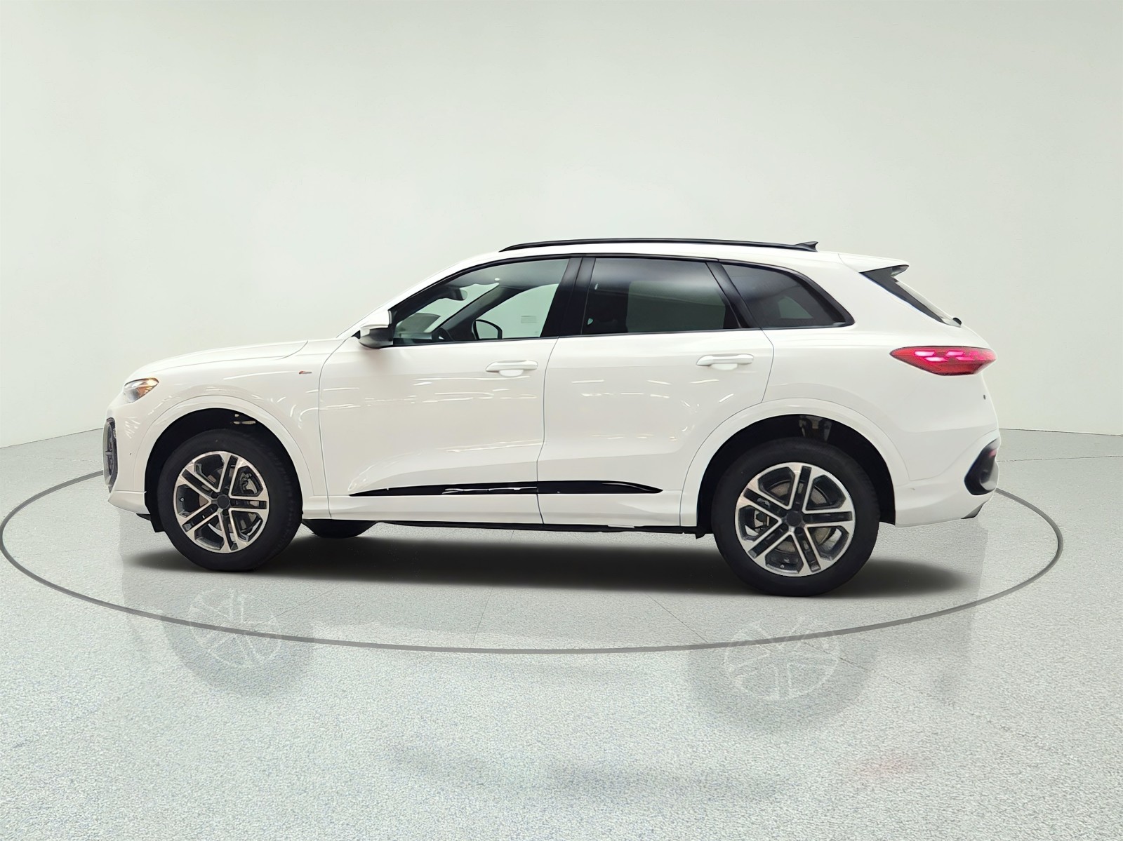 New 2026 Arkona White Audi Premium 2.0 TFSI quattro image 8